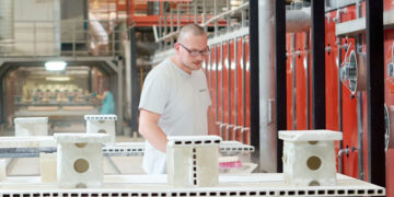 «Самарский Стройфарфор» готовит кадры для завода со школьной скамьи