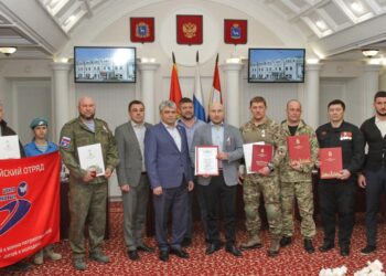 Самарский «Центр Плотниковых» наградили за поддержку фронта