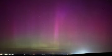 В регионах России из-за магнитных бурь наблюдали северное сияние в небе