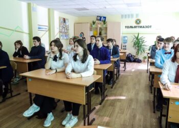 Представители ТОАЗа провели профориентационные мероприятия для школьников Самарского региона