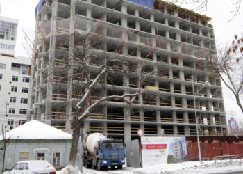 У компании, выбивающей миллиарды из бюджета, арестовали счета и имущество, а директора объявили в международный розыск