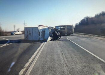 В Самарской области в ДТП пострадали пассажиры маршрутного автобуса