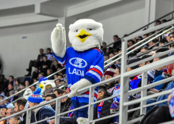 Тольяттинский клуб вернулся в Континентальную хоккейную лигу и потянулся в плей-офф чемпионата