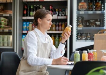 С начала 2023 года жители Поволжья чаще всего открывали бизнес в сфере розничной торговли