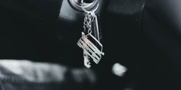 Жители России столкнулись с проблемой заказа дубликатов ключей для автомобилей