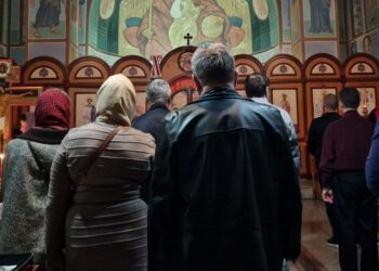 В Самаре сотни прихожан посетили пасхальные богослужения ночью 16 апреля