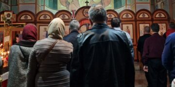 В Самаре сотни прихожан посетили пасхальные богослужения ночью 16 апреля