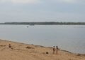 В Самаре горожане вышли на пляжи, не дожидаясь открытия сезона