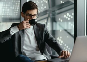 ПСБ первым в России запустил чат-банк для бизнеса в VK Мессенджере