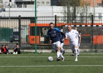 Ветераны «Крыльев Советов» обыграли «Нижний Новгород»