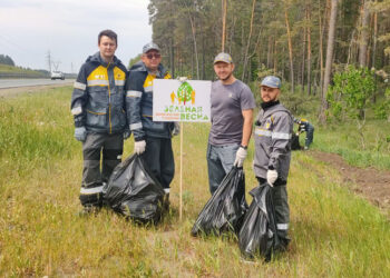 Самарские нефтяники очистили лесополосы от мусора вдоль трассы «Самара-Тольятти»