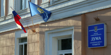 «Единая Россия» выводит на тольяттинские праймериз толпу неизвестных