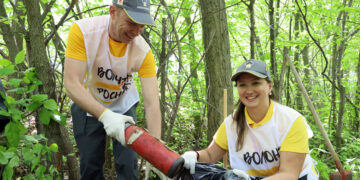 В День Волги работники «Роснефти» очистили от мусора берега самарских рек