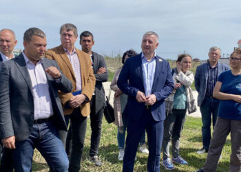 Депутат Денис Волков с коллегами по губдуме помогают жителям ЖК «Солнечный» распутать клубок коммунальных проблем