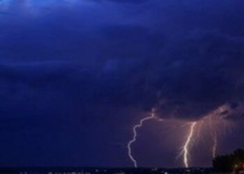 На Самару ночью 2 мая обрушилась мощная гроза с градом