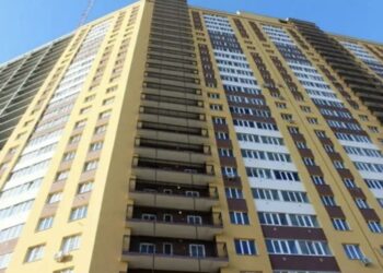 В Самаре с 11-этажа многоэтажки на Краснодонской упал мальчик