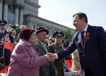 Около 2000 военнослужащих и десятки боевых машин приняли участие в Параде Победы в Самаре