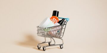 Невыданные доходы: как бум маркетплейсов в России породил невиданную волну скандалов