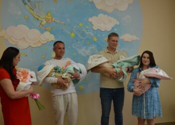 В Самаре из роддома выписали сразу две тройни