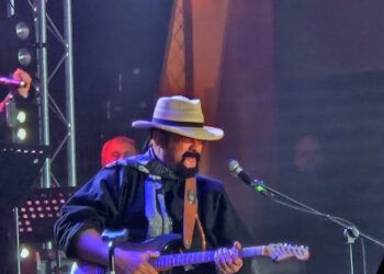 В Самаре на гала-концерте фестиваля «Гитары в строю» выступил Стивен Сигал