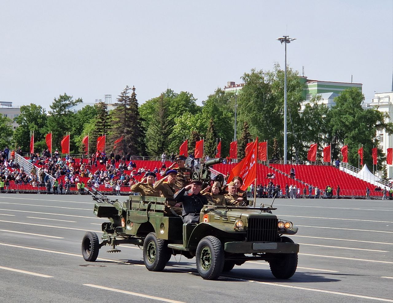 В Самаре прошел военный Парад в честь Победы в Великой Отечественной войне  - oboz.info