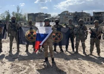 Военнослужащий из Самары рассказал, как рисует на обломках сбитых ракет