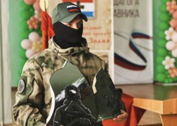 Военнослужащий из Самары рассказал, как рисует на обломках сбитых ракет