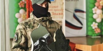 Военнослужащий из Самары рассказал, как рисует на обломках сбитых ракет