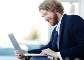 ВТБ выяснил, что в 2023 году новый бизнес чаще всего открывают в сегменте интернет-торговли