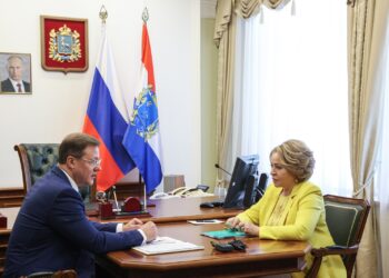 «Вам есть чем гордиться»: Валентина Матвиенко отметила профессиональную работу региональной команды под руководством Дмитрия Азарова