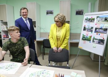 Валентина Матвиенко и Дмитрий Азаров открыли первую смену в патриотическом лагере «Авангард» в Самаре