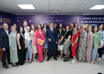 Дмитрий Азаров подписал трехстороннее соглашение о развитии добровольчества в Самарской области