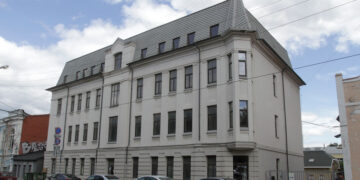 Активы бывшего руководителя ФК «Крылья Советов» распродают по частям