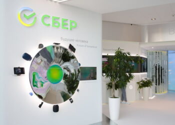 Эффект от внедрения искусственного интеллекта в 2023​ году Сбер оценил в 350​ млрд рублей