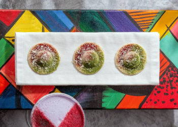 Несут культуру в рестораны