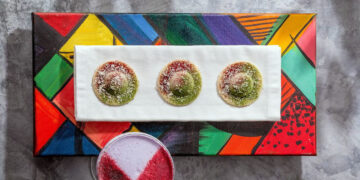 Несут культуру в рестораны