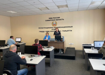 Общественники проверили регистрационно-экзаменационное отделение ГИБДД в Тольятти