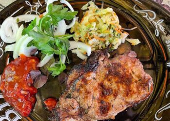 В самарском кафе действительно оказалось, как в сказке, — чем дальше, тем страшнее