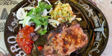 В самарском кафе действительно оказалось, как в сказке, — чем дальше, тем страшнее