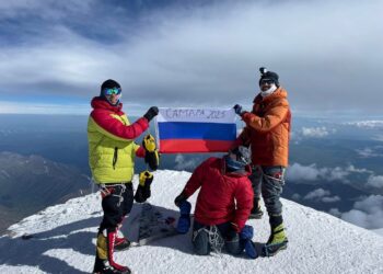 Врачи кардиологического диспансера в Самаре покорили Эльбрус