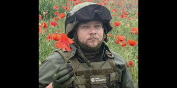 Военкор РИА Новости Ростислав Журавлев был убит при обстреле кассетными боеприпасами на Украине