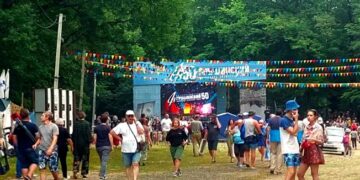 Под Самарой на юбилейном Грушинском фестивале заложили капсулу времени