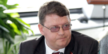 Новокуйбышевские чиновники накачали миллионами частную газету в ущерб муниципальной