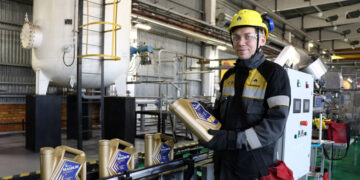 Новокуйбышевскому заводу масел и присадок исполнилось 25 лет