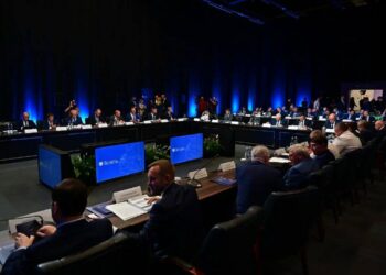 Дмитрий Азаров рассказал о работе властей с самарскими оборонными предприятиями