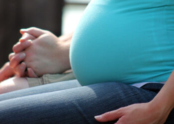 Самарские власти ищут способы решения проблемы падающей рождаемости