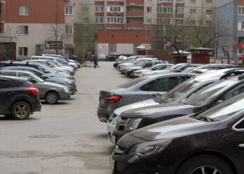 Самарцам предложили проголосовать за или против одного машино-места на 100 кв. м в новостройках