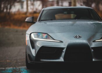 Япония инициирует запрет поставок в Россию авто с двигателем более 1,9 л