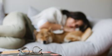 Американские ученые дали рекомендации, как нужно спать в каждом из возрастов