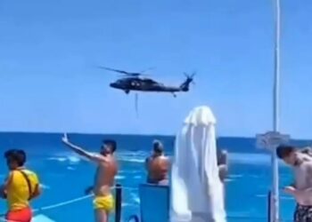 Пожары в турецких лесах в Анталье заперли туристов из России в отелях